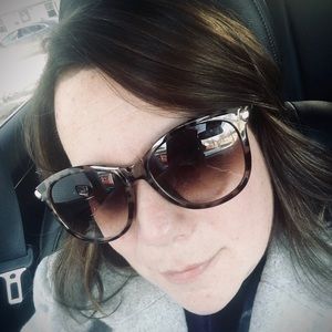 Meet your Posher, Alison